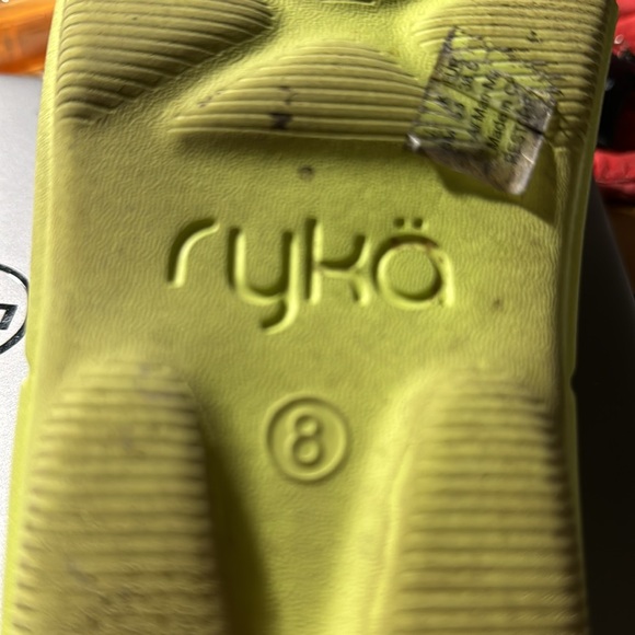 Sandals - Picture 4 of 4